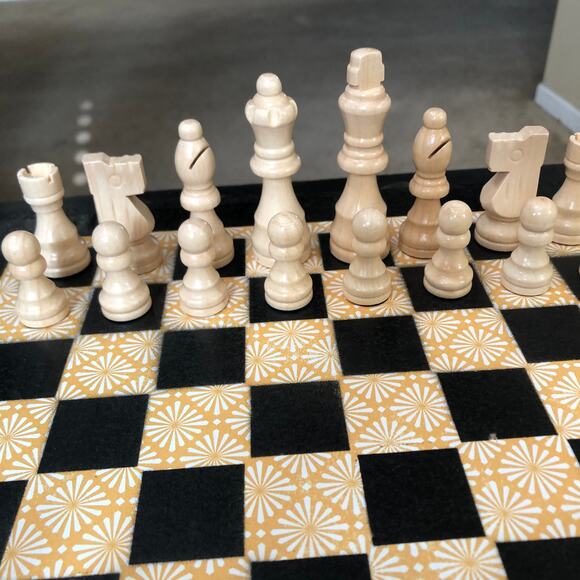 Scrapbook Chess Set - Vintage Yellow - Picture 4 of 13